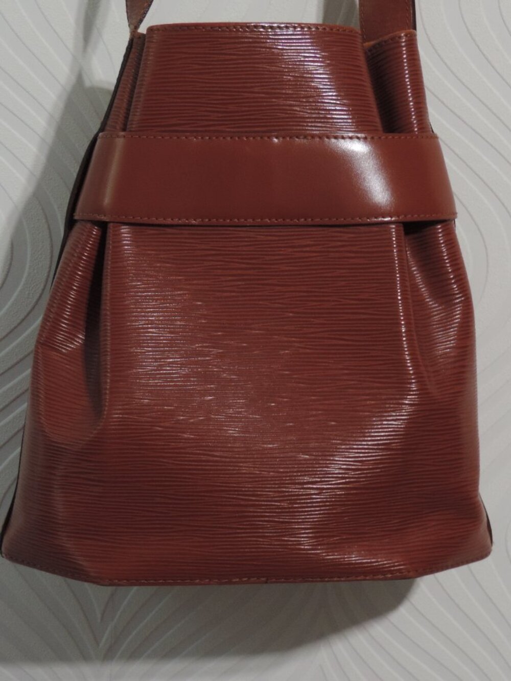 Louis Vuitton SAC D'EPAULE PM Lightweight Epi Leather Kenyan Fawn Brown - Picture 4 of 16